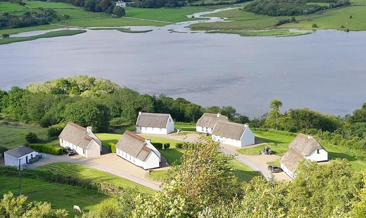 Corofin Lake Cottages Exteriér fotografie